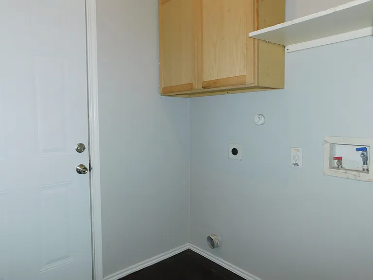 1648 Crown Point Dr — Photo 24