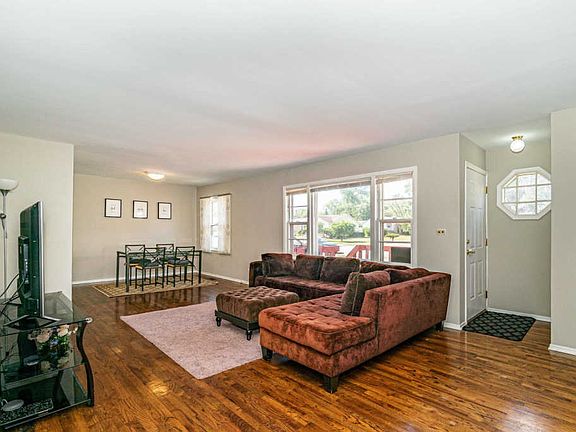 4th image of 85 Chandler Ln