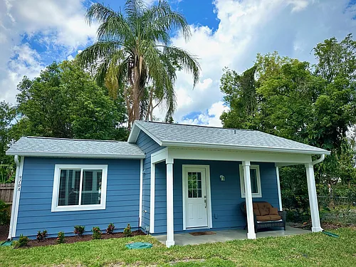 910 La Salle Ave #A Photo 1