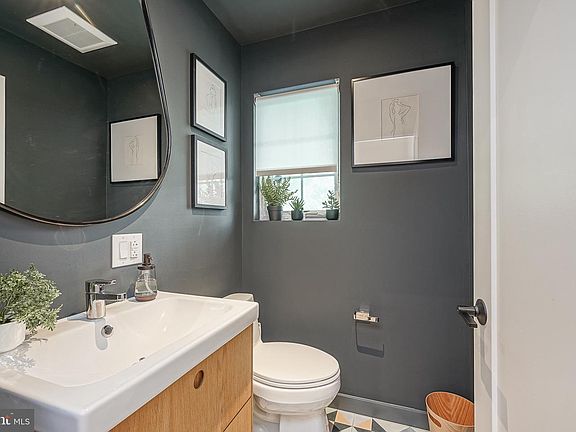 4th image of 1114 Shackamaxon St #3