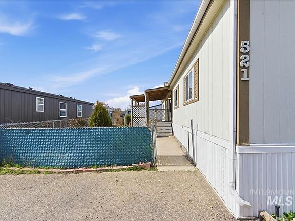 4th image of 521 River Valley St