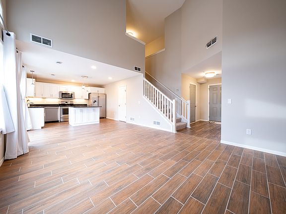Open Floor - Living Room/Dining Room/Kitchen