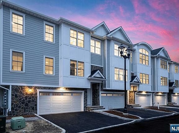 2nd image of 110 Mason Ct #2G