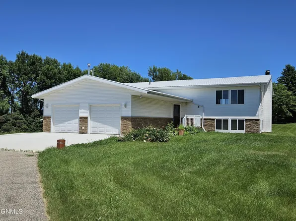 5110 Grassy Ln, Bismarck, ND 58503