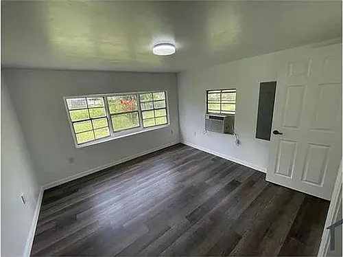 2923 Dover Ln Photo 1