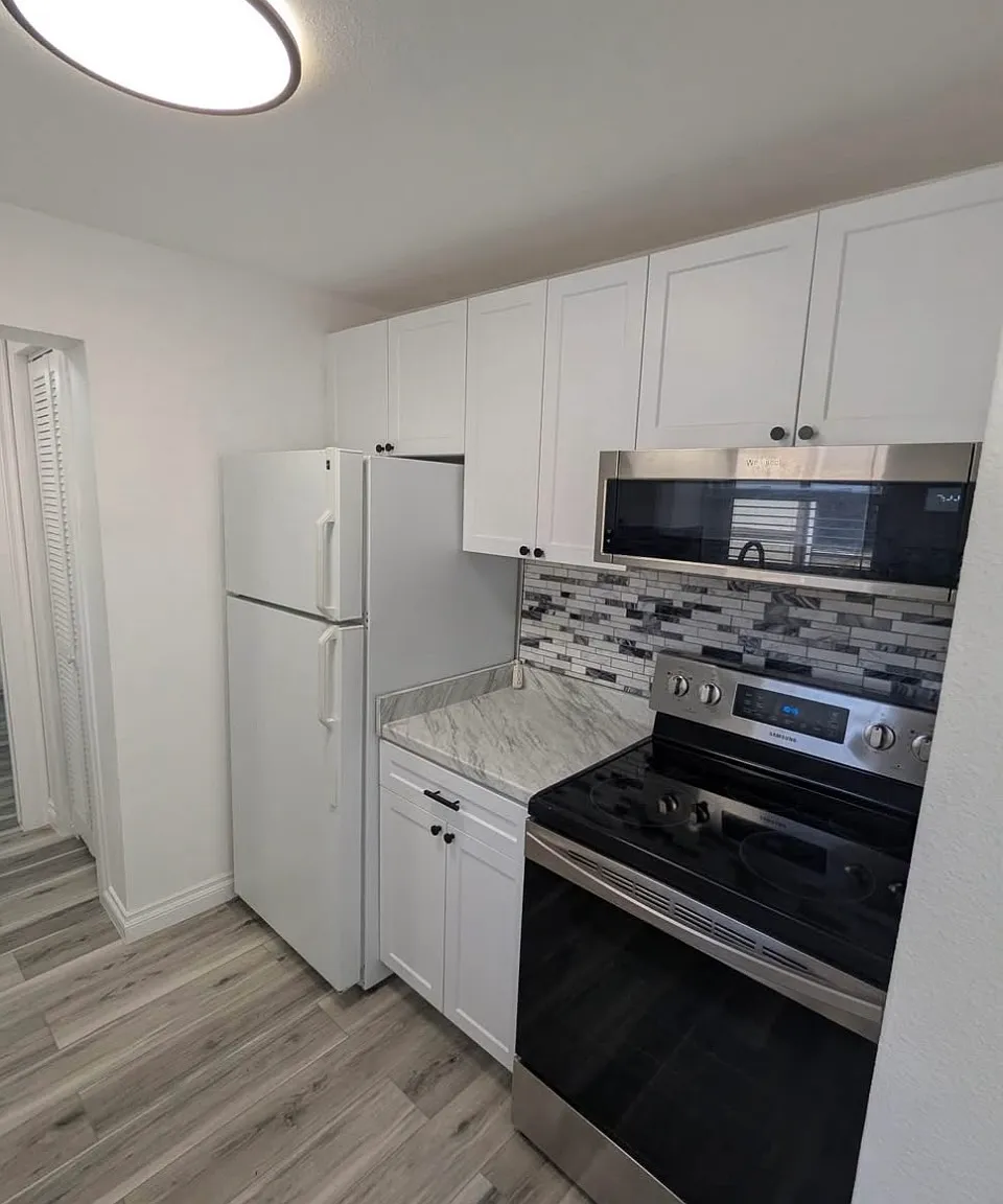 2 bed, 800 sqft, $1,995 — Photo 4
