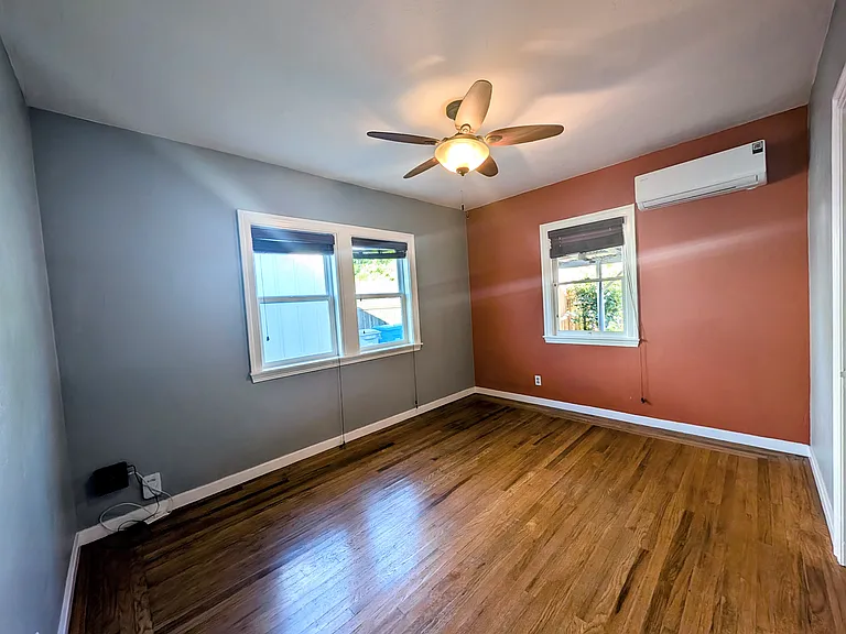 934 Bush St — Photo 7