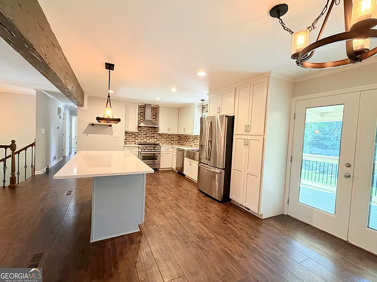 295 Redwood Dr SW — Photo 8