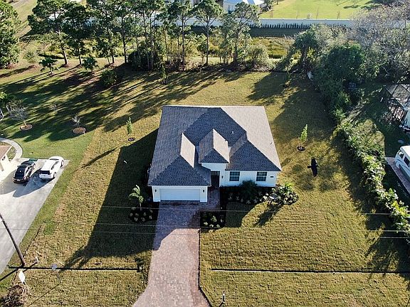 2nd image of 2341 SE Gowin Dr