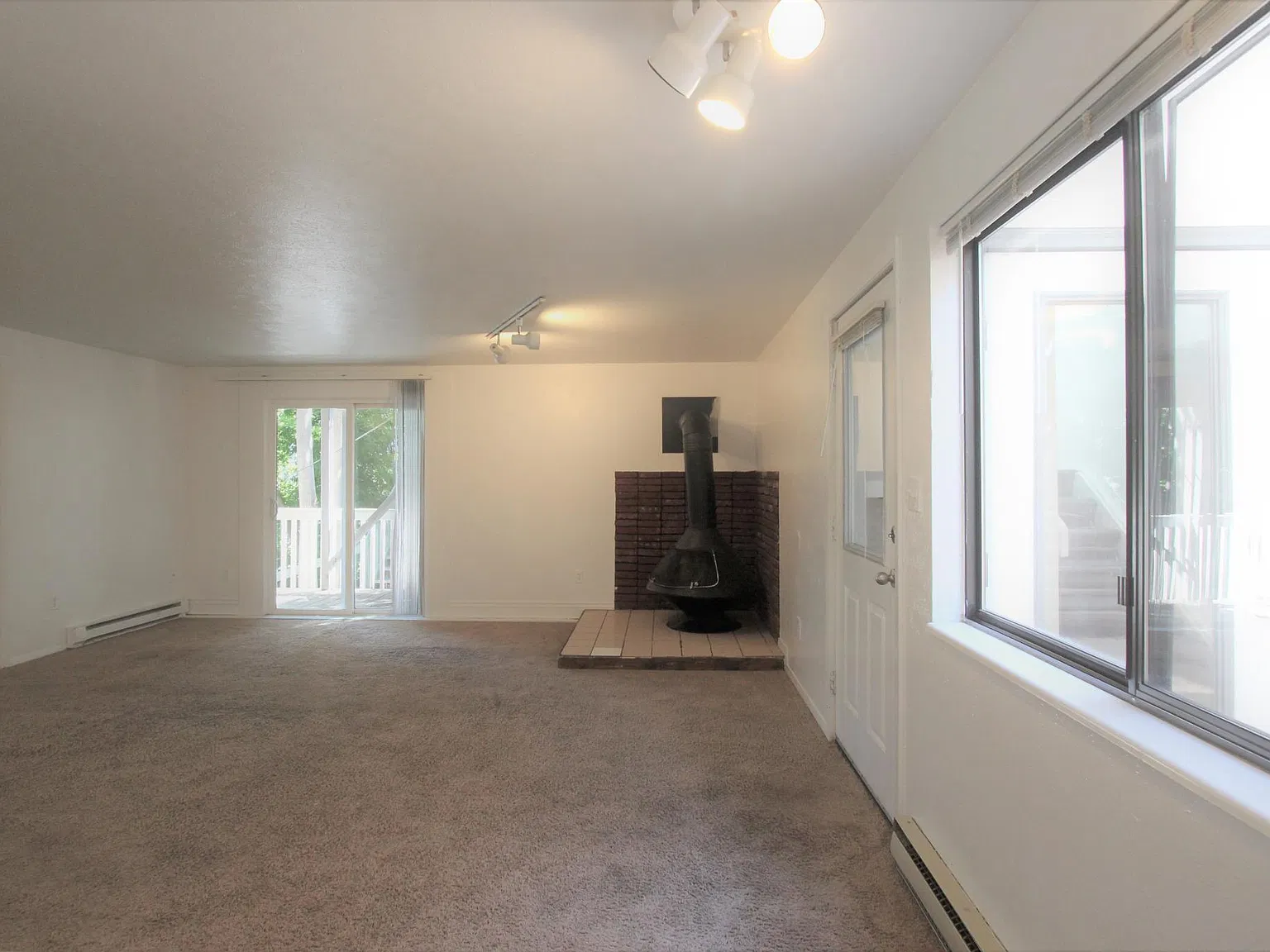 3 bed, 1.5 bath, $5,200 — Photo 4