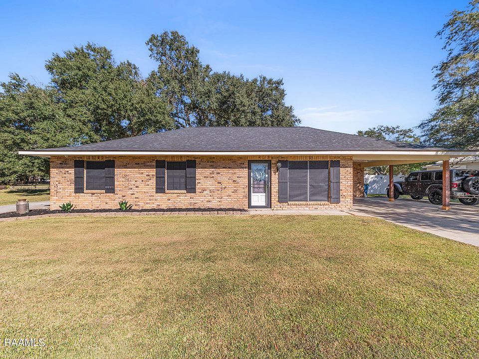 1st image of 1019 Daisy Lane Ln