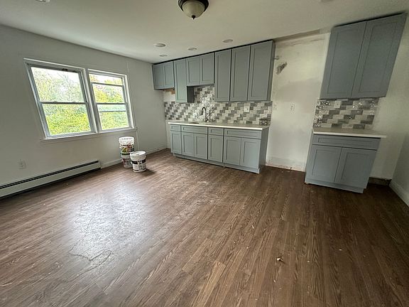 3rd image of 797 Passaic Ave #1R