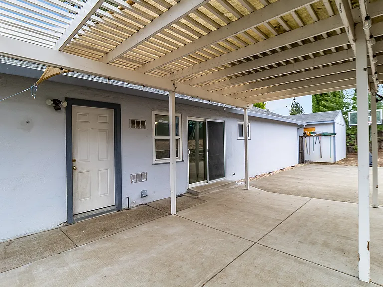 4060 Clayton Rd — Photo 14