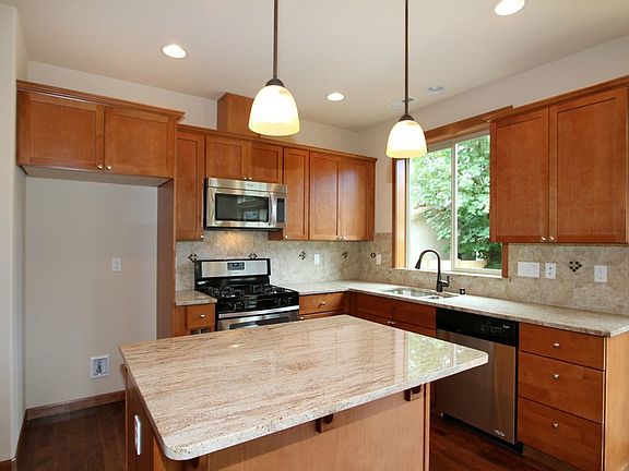 5th image of 20361 Greenwood Ave N