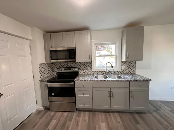 143 Hickory St #2B, Norwich, CT 06360