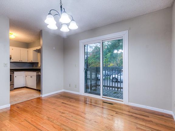5th image of 1564 Edgerton St