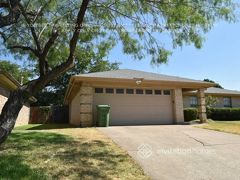 7533 Janetta Dr — Photo 2