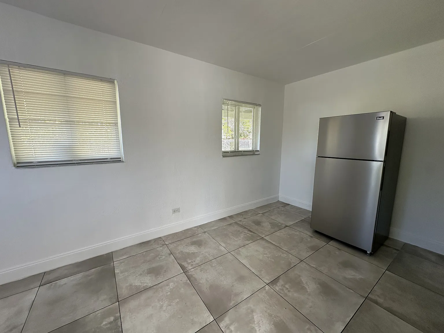 1 bed, 700 sqft, $1,350 — Photo 4