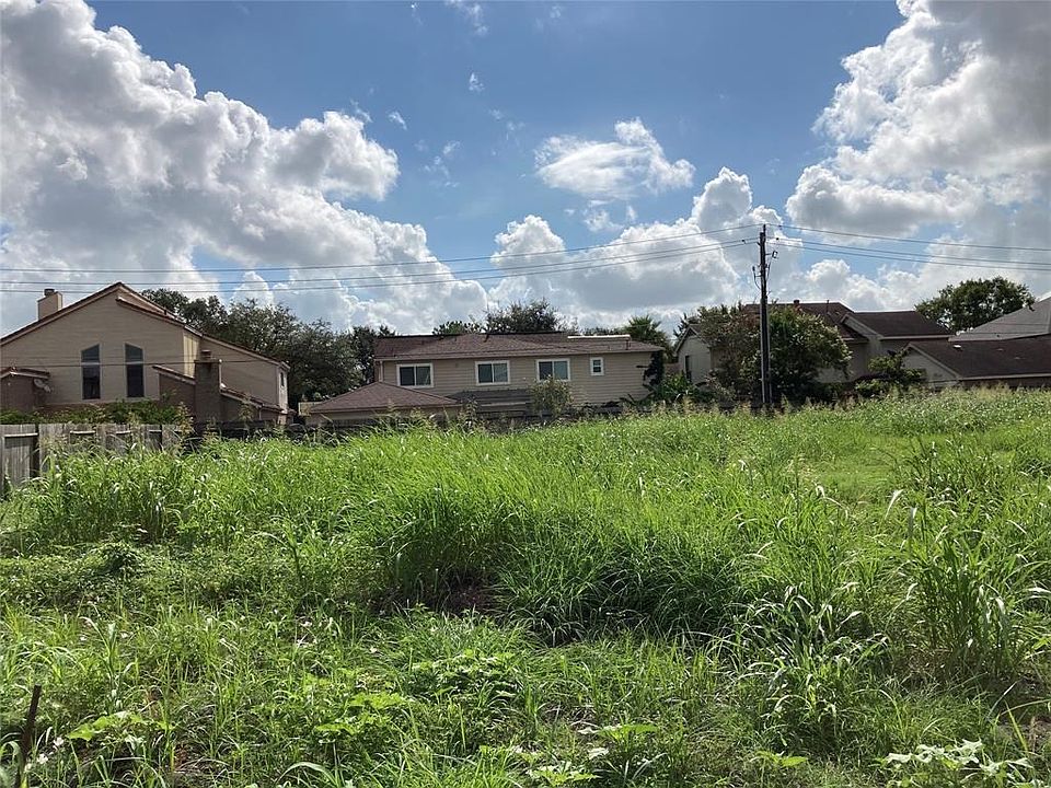 2nd image of 7811 Coachwood Dr