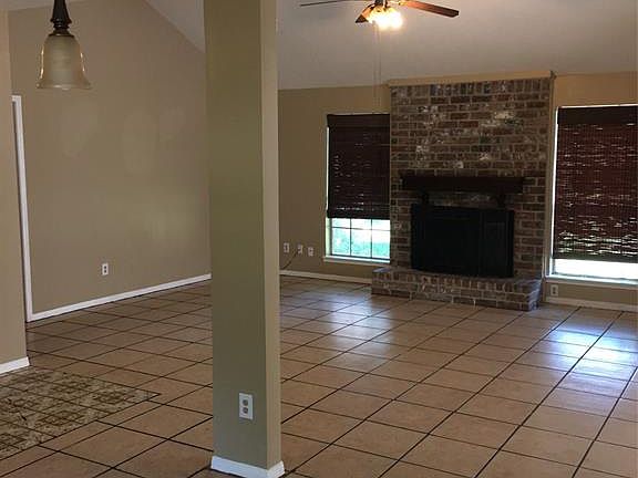 4th image of 1331 Blue Diamond Dr