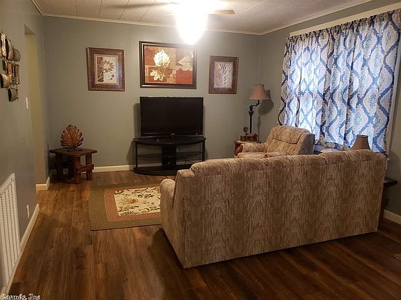 5th image of 300 Hornbeck Ave