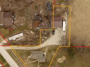 924 Oakland Ave, Oakland, IA 51560