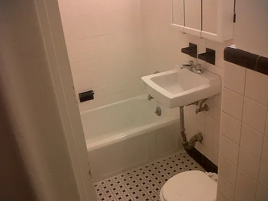 Rented by CNYC Apartments | media 15