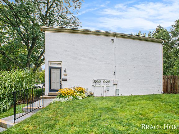 2nd image of 2476 Cranden Dr SE
