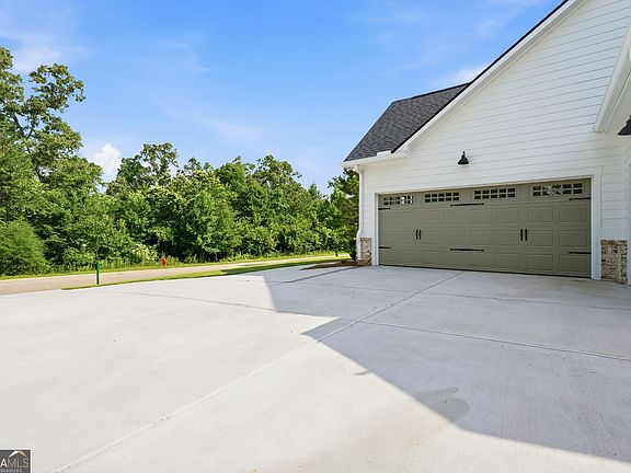 3rd image of 618 Sweetgrass Dr