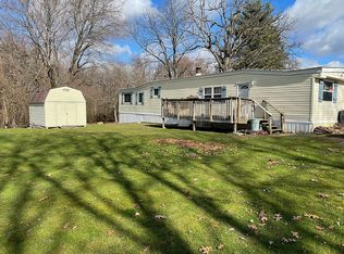9 Hodniks Mobile Home Dr, Dunbar, PA 15431