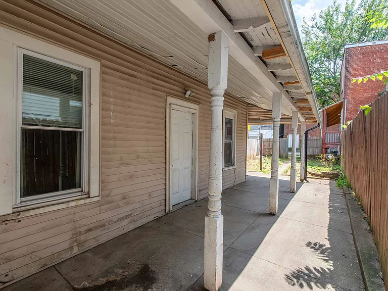 426 W Green St #1 — Photo 29