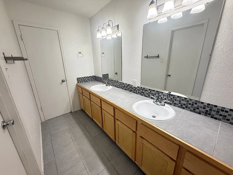 Penthouse — Photo 46
