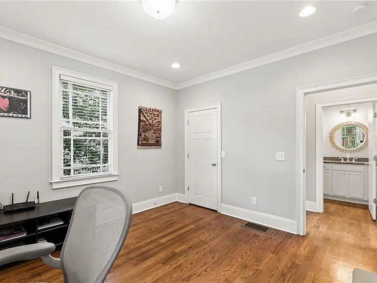 355 6th St NE — Photo 35