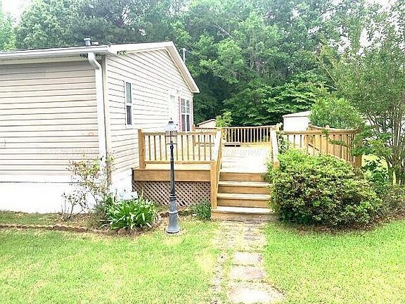 5th image of 380 Humbers St