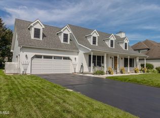 1412 Mill Creek Ln, Waterville, OH 43566