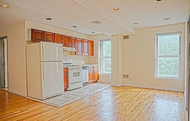 1st image of 1627 Park Ave APT 3A