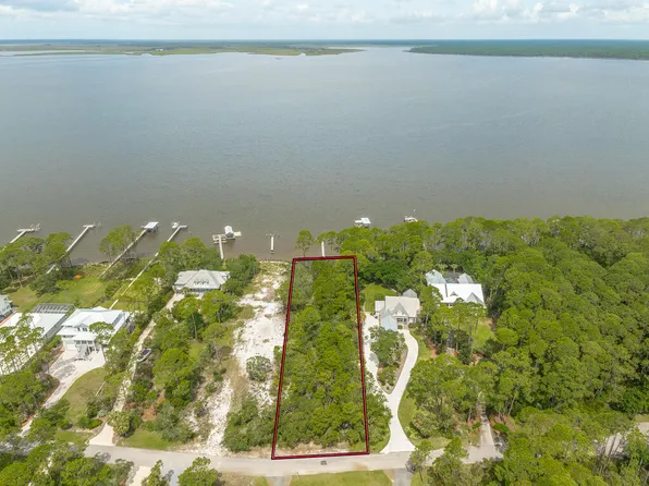299 Magnolia Bay Dr, Eastpoint, FL 32328