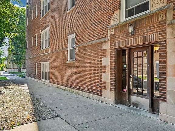4th image of 2303 W Winona St #1E
