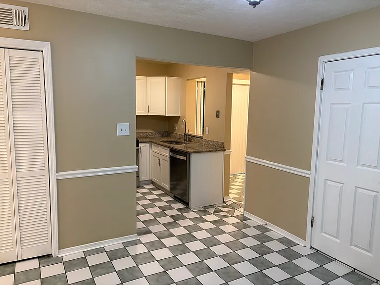 1189 Ashborough Dr SE #D — Photo 7