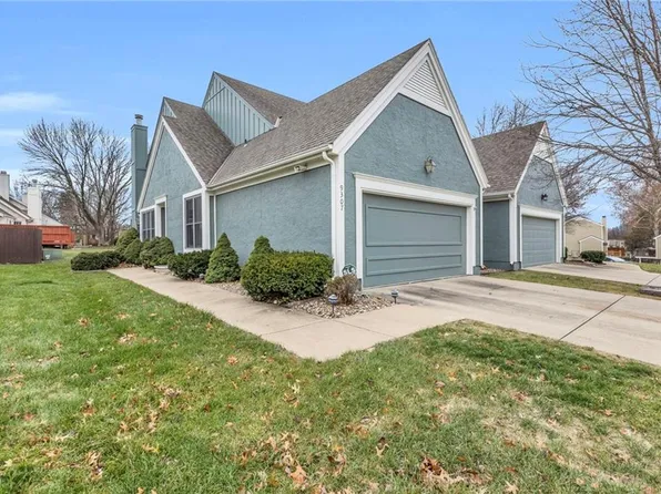 9307 W 119th Ter, Overland Park, KS 66213