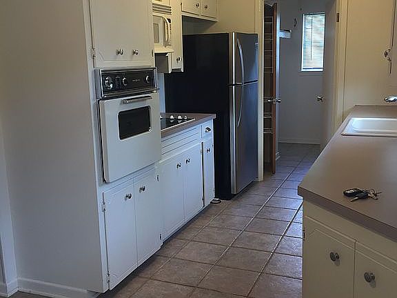 5th image of 43 Holly Ln