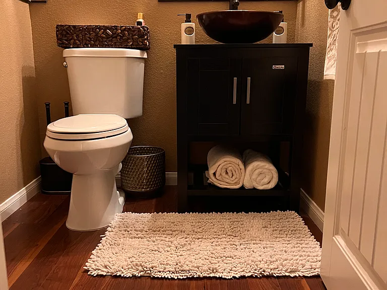 middle floor 1/2 bath