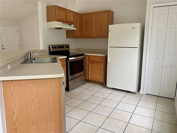 5th image of 551 Kangley Ave