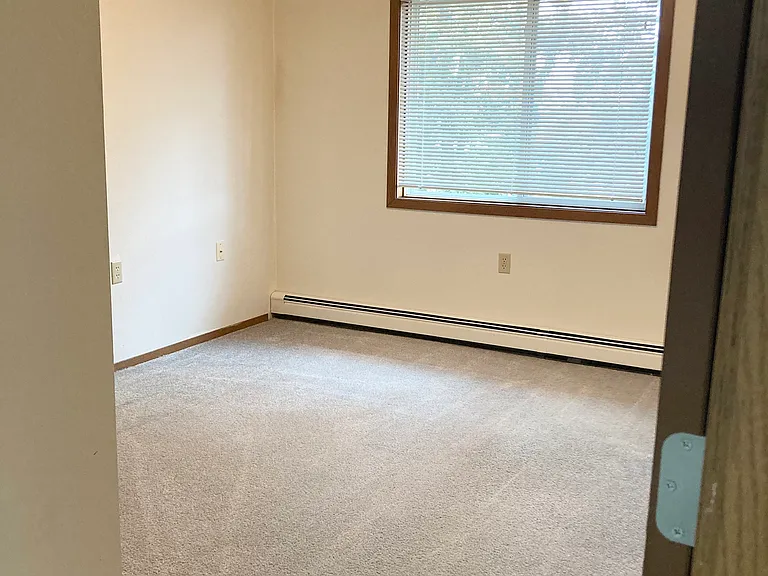 400 11th Ave NE #208 — Photo 12