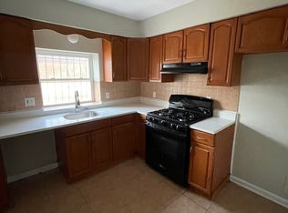 51 Holland St #2, Newark, NJ 07103