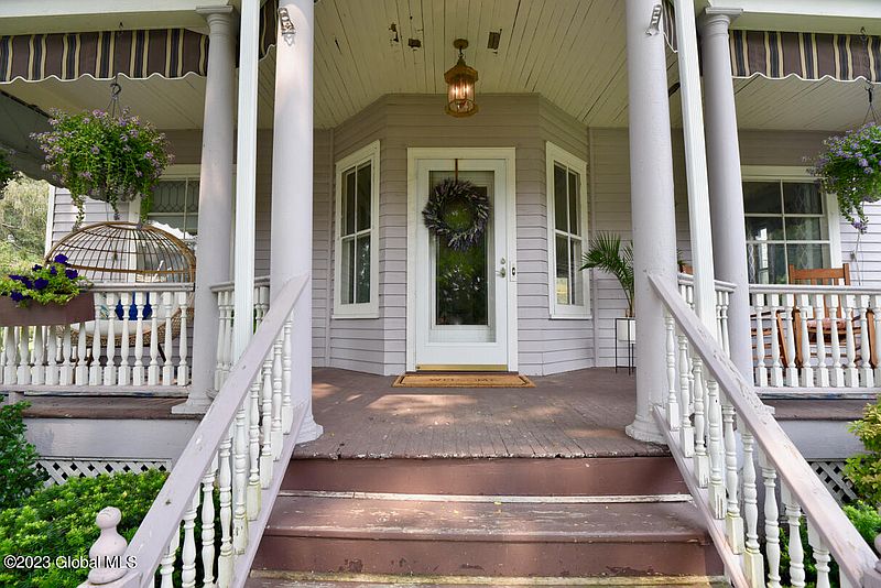 4th image of 34 N Pawling Street