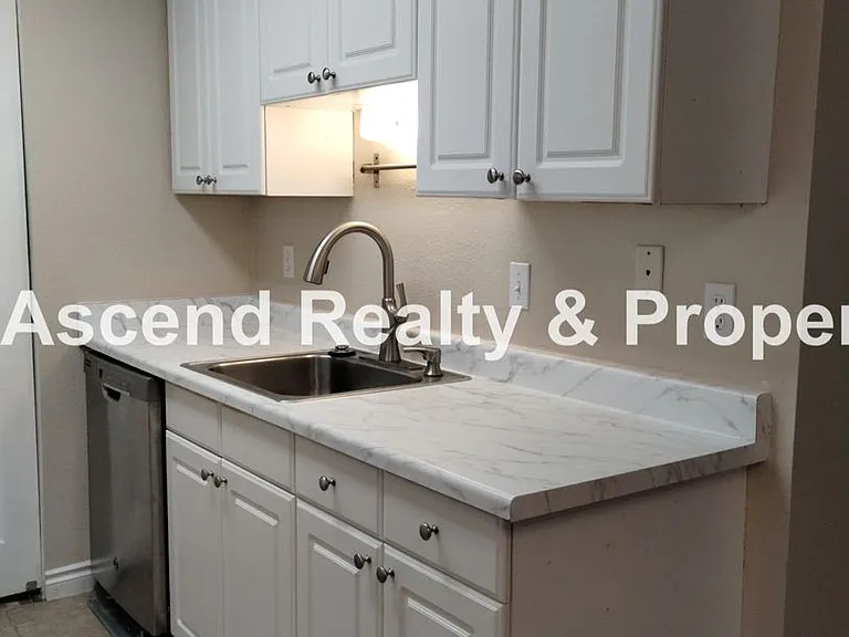 14095 SW Walker Rd #71 — Photo 6