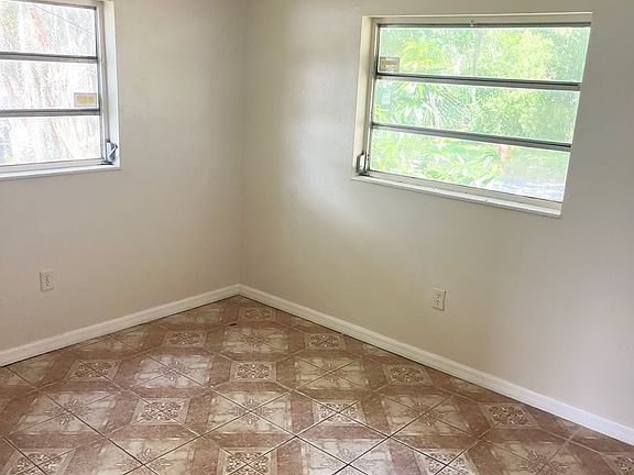 5th image of 37050 Howard Ave