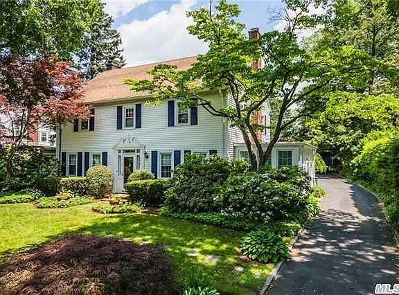 3rd image of 770 Glen Cove Ave
