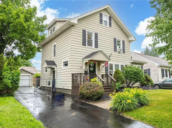 39 Brockley Rd, Rochester, NY 14609